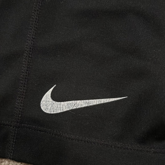 Nike Pro Cropped Leggings - Picture 2 of 5